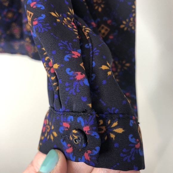 Skies Are Blue Women's V-Neck Patterned Long Sleeve Popover Blouse Size Medium - Picture 3 of 6